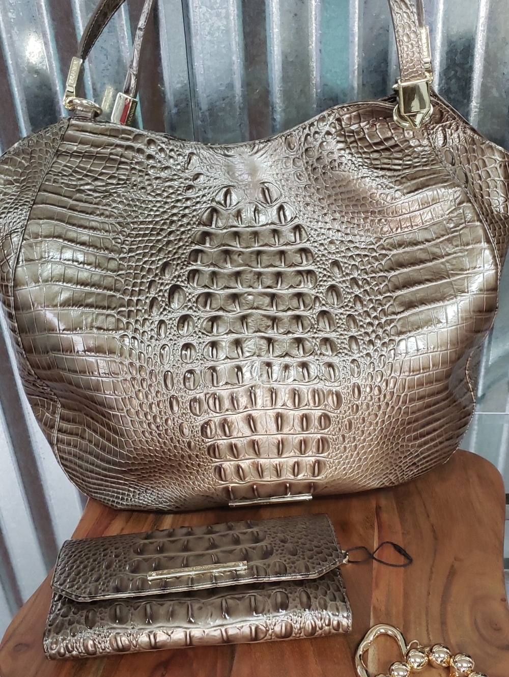 Brahmin NWOT THELMA PEWTER and Matching Wallet Set. Gorgeous ,big roomy bag.